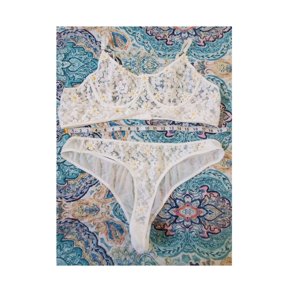 Shein Daisy Lingerie Set